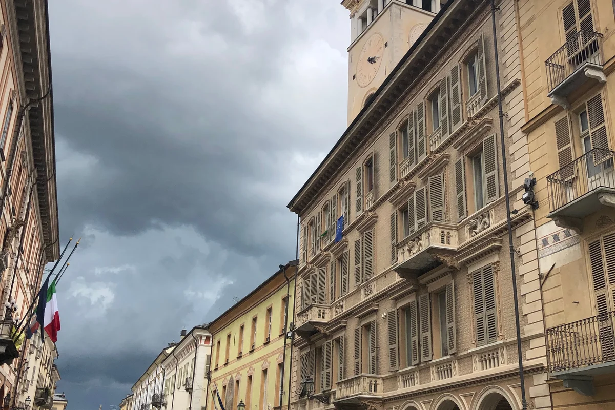 Via Roma e i Portici Medievali